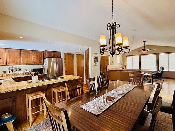 4th image of 57551 Lupine Ln