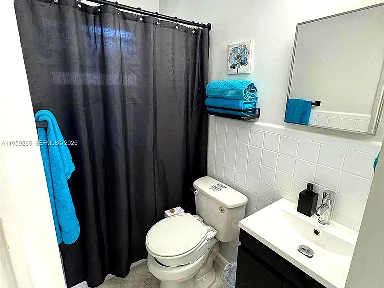 3210 Canal Dr #7 — Photo 5