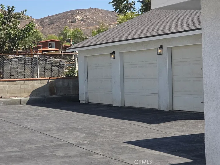 3863 California Ave — Photo 3