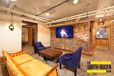 Rented by R New York