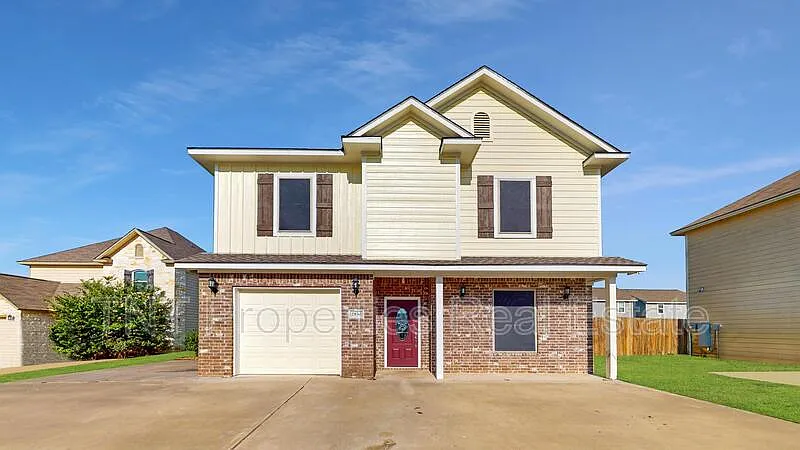 Building Photo - 2830 Horseback Dr