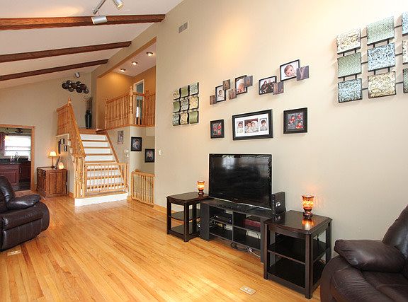 4th image of 720 Winston Dr