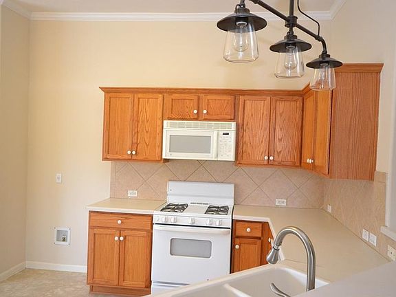 3rd image of 620 Columbine Ave