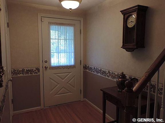 3rd image of 637 Fairmont Dr