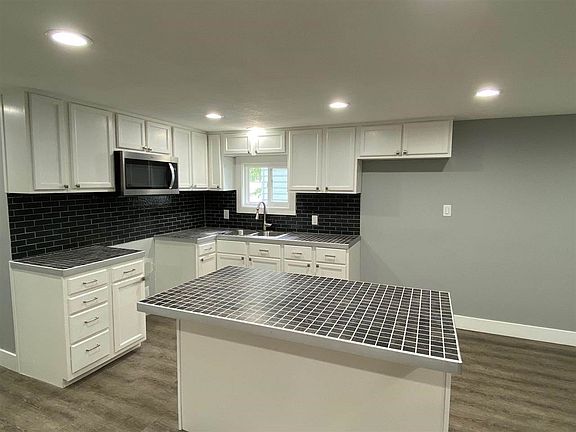 4th image of 1208 4th Ave