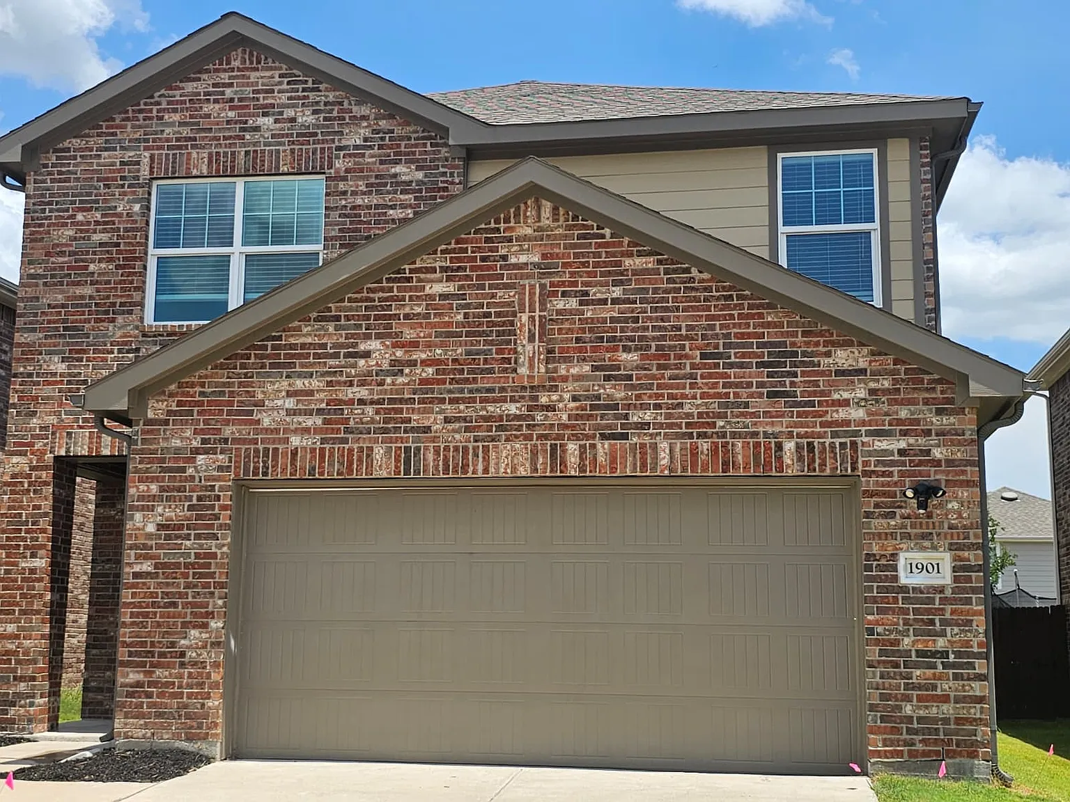 4 bed, 2260 sqft, $2,300 — Photo 3