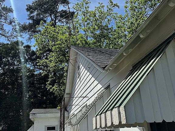 4th image of 332 N Magnolia St