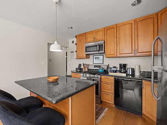 3rd image of 2690 Great Hwy #106