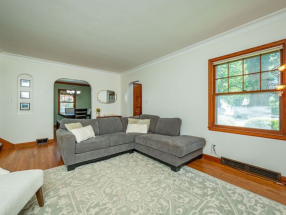 5th image of 2910 36th St