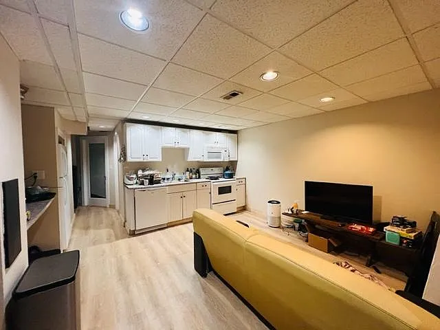 1693 Beacon St #B — Photo 8