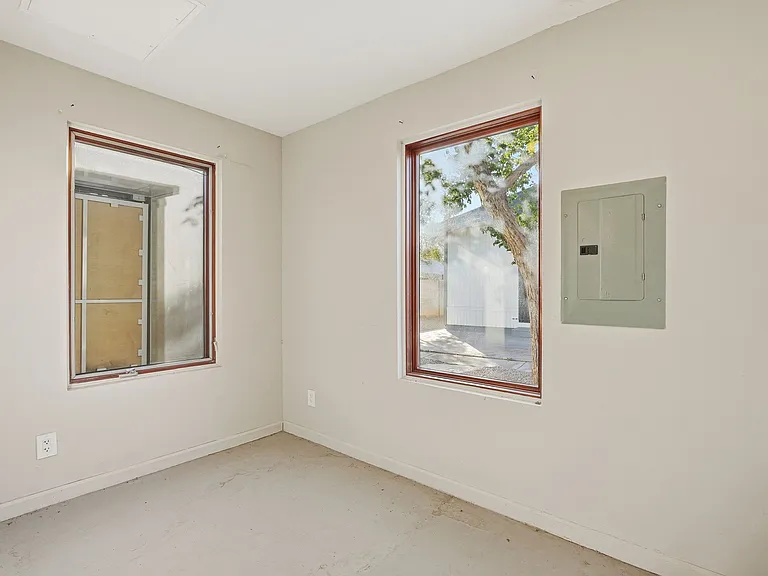1322 W Taylor St — Photo 20