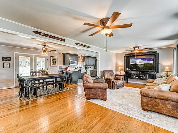 4th image of 580 Norton Cir SE