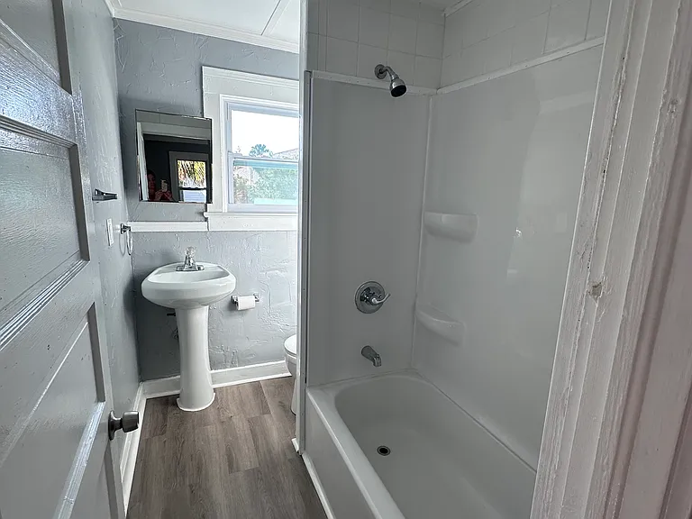 829 N Oleander Ave — Photo 22