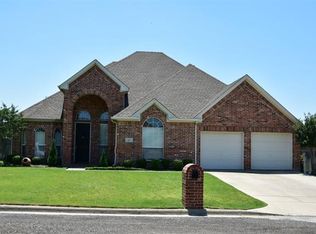 107 Ridge View Ct, Decatur, TX 76234