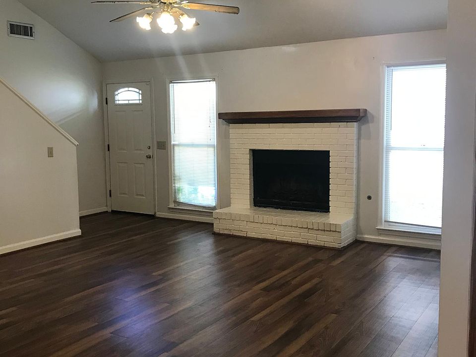 2nd image of 1367 Maplebrook Dr