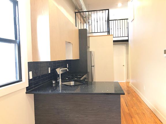 2nd image of 152 Boyd Ave #32D