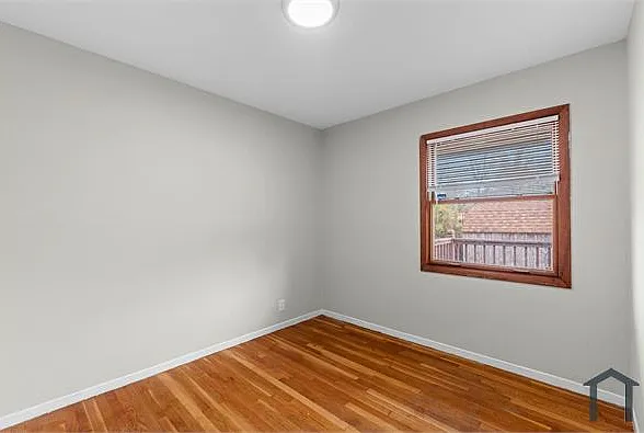 205 Perthshire Rd — Photo 16