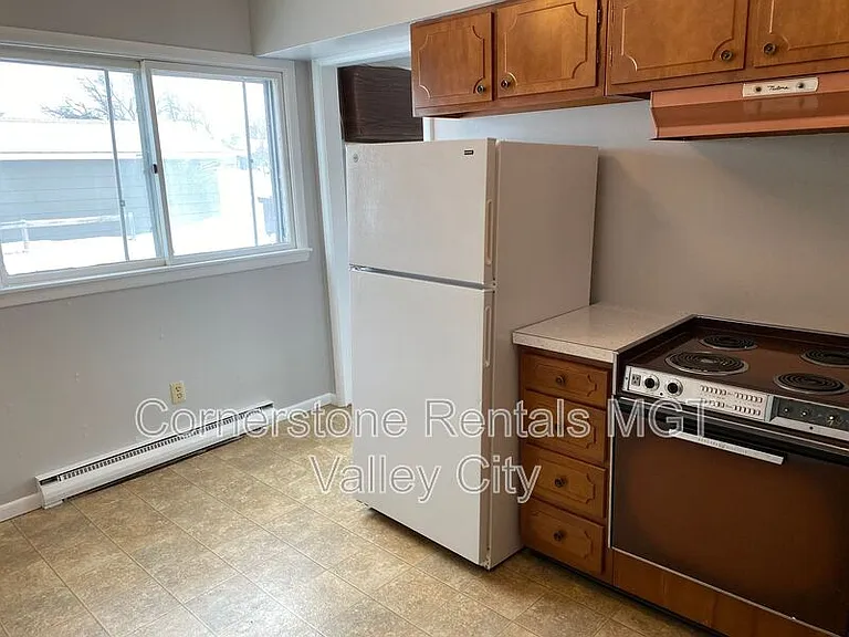 825 3rd St SW — Photo 12