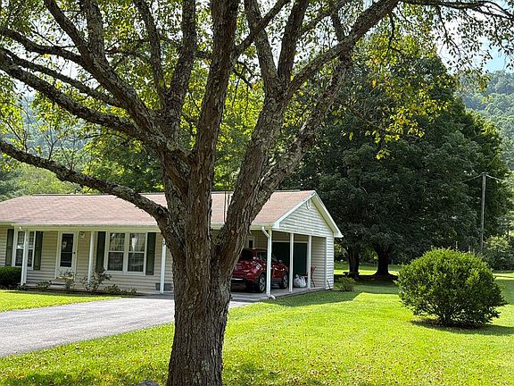 3rd image of 140 Sullivan Dr