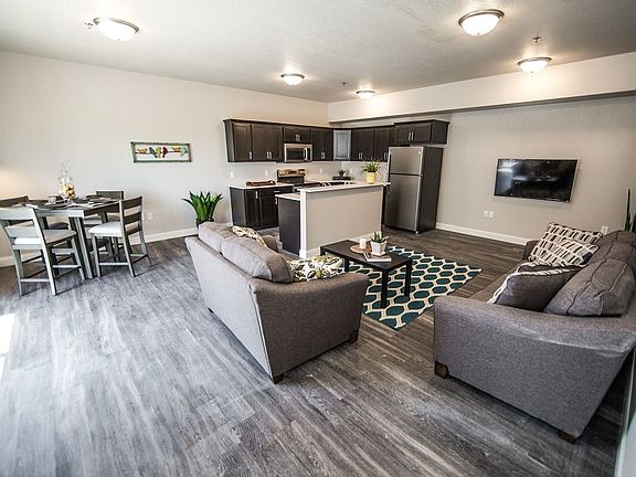 2nd image of 2103 4th St SW Unit 8