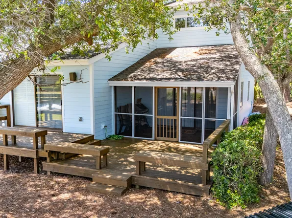 142 Lagoon Lane, Pine Knoll Shores, NC 28512