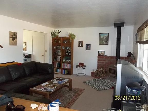 4th image of 21420 Arnold Dr