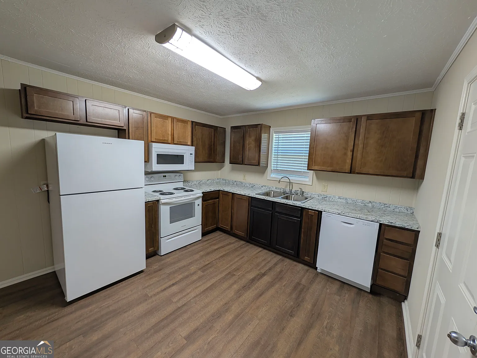 3 bed, 2.0 bath, $1,450 — Photo 4