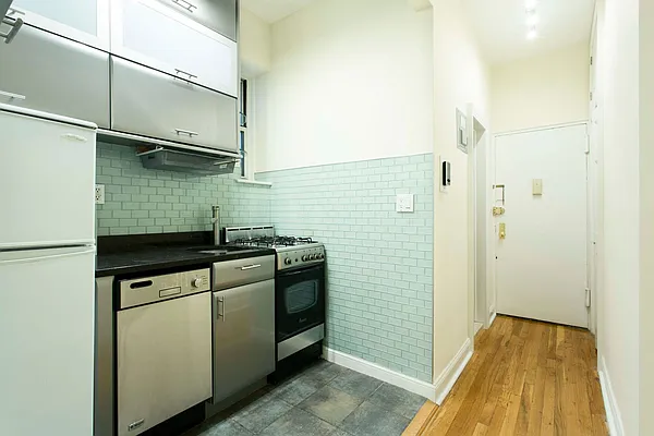 Rented by Nest Seekers International | media 15