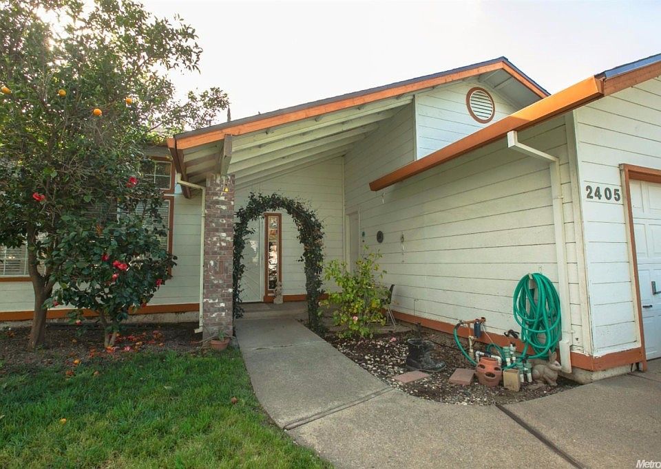 1st image of 2405 Lincoln Blvd