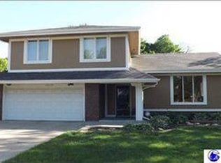 15135 Farnam Cir, Omaha, NE 68154