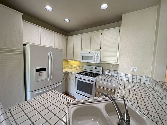 5th image of 450 Navaro Way Unit 120