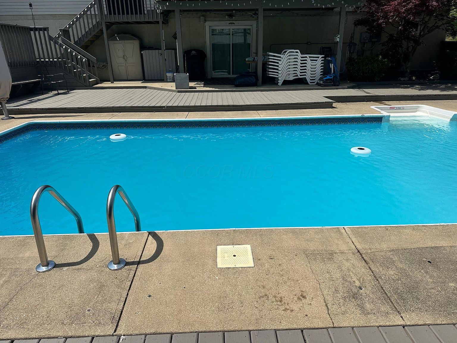 Listing photo 5 for 34 Ledgewood Dr