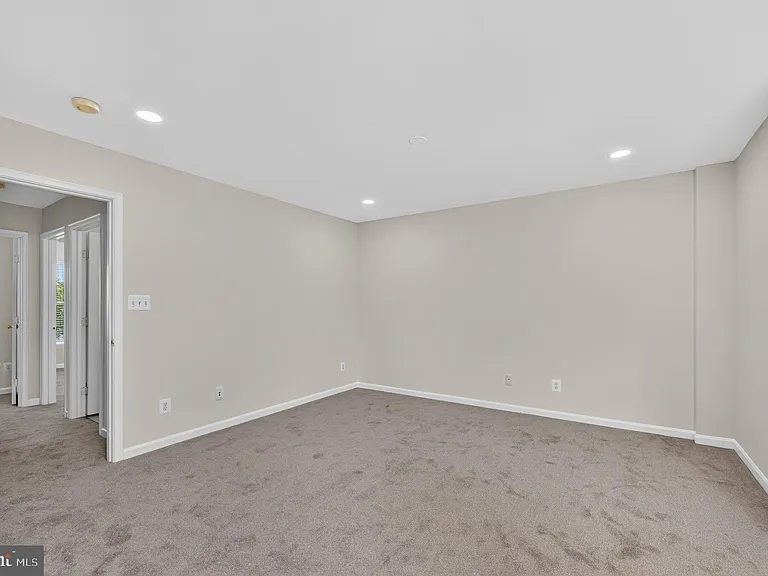 15044 Gaffney Cir — Photo 20