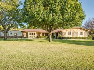 930 Edgehill Rd, Burleson, TX 76028