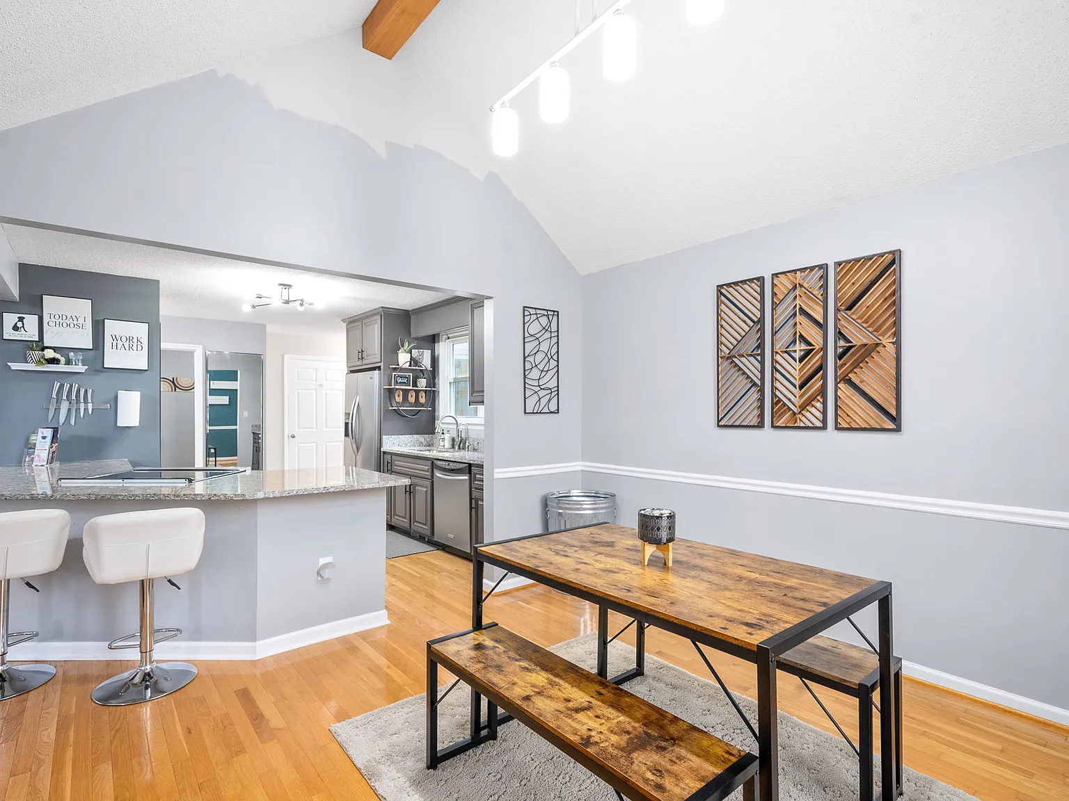 4 bed, 3.5 bath, 2584 sqft, $2,800 — Photo 3