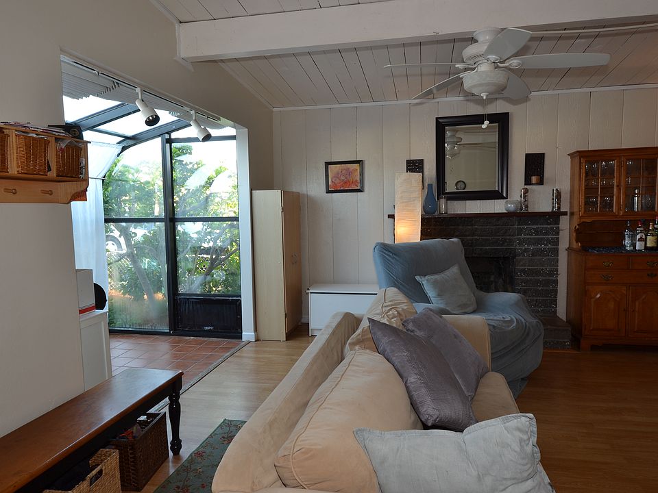 2nd image of 1559 Waring St