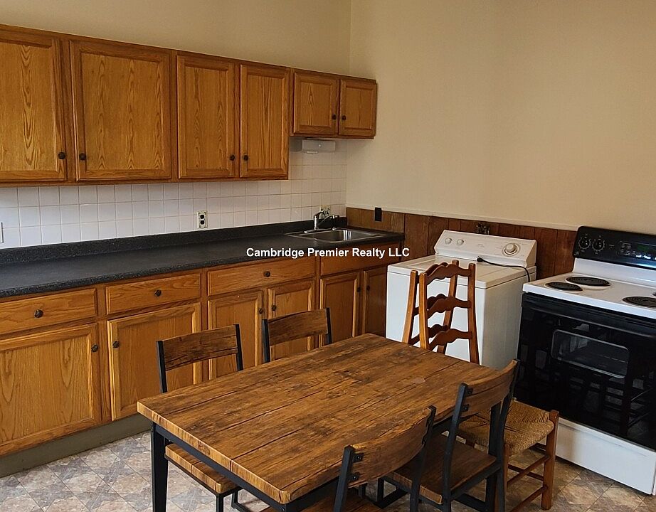 1st image of 541 Broadway #1