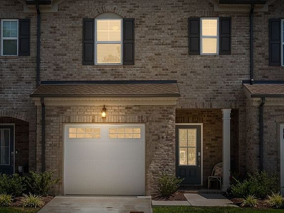 2nd image of 544 Medwyk Dr