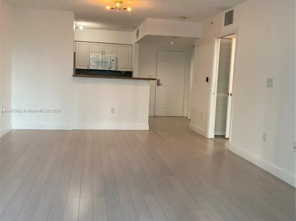 1155 Brickell Bay Dr, Miami, FL