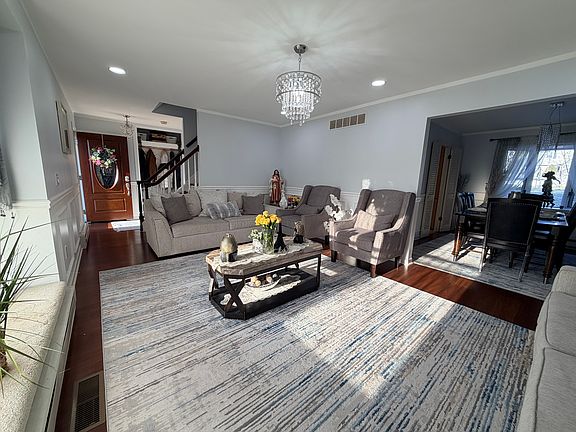 2nd image of 4919 Shasta Way