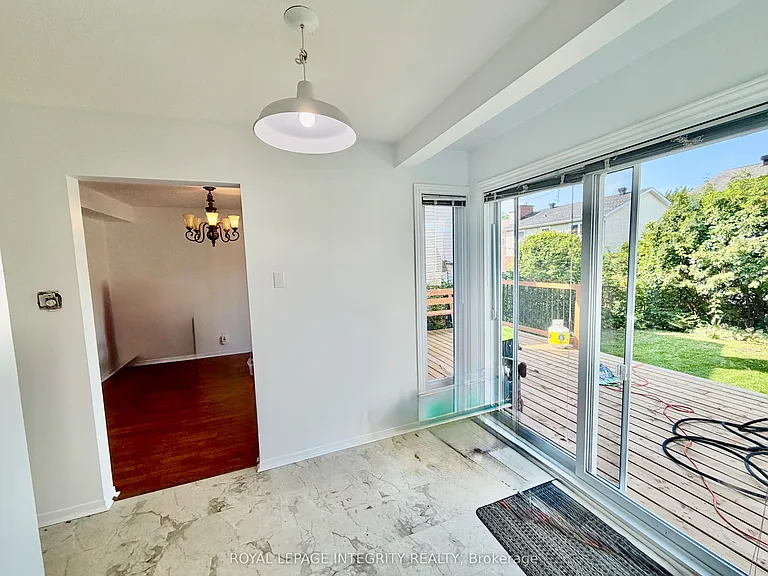 1039 Karsh Dr — Photo 8