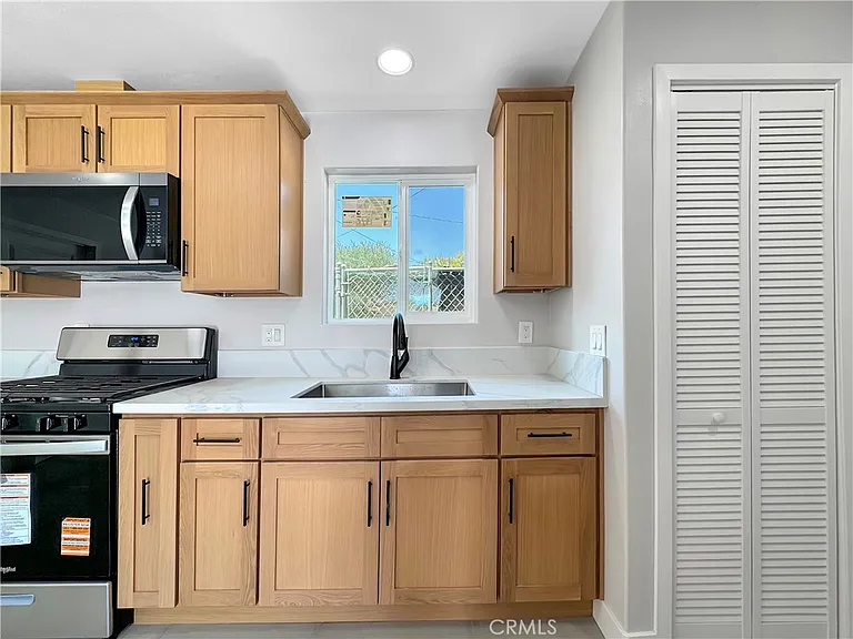 4187 Dwight Ave — Photo 6