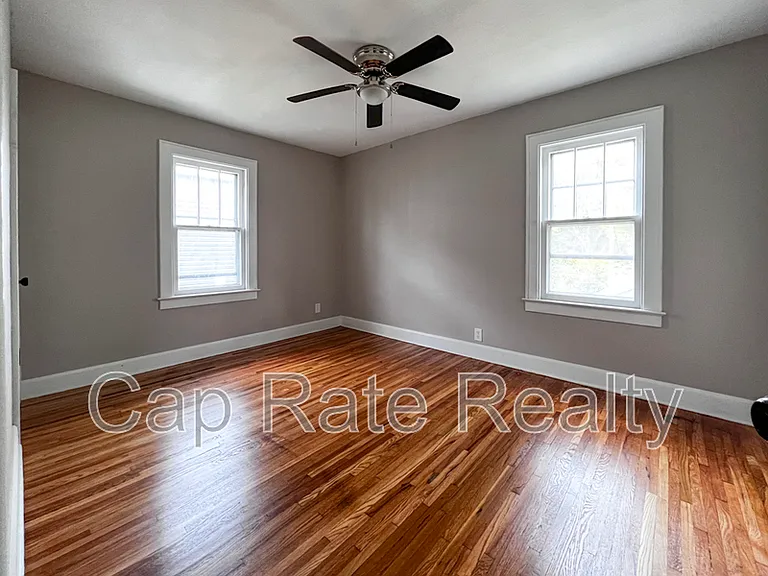 506 Thurman Ave — Photo 6