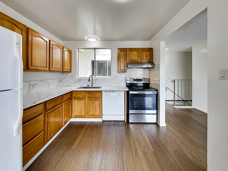 310 Castle St — Photo 5