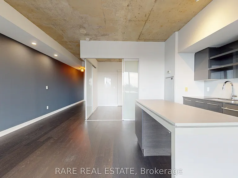 1030 King St W #26 — Photo 6