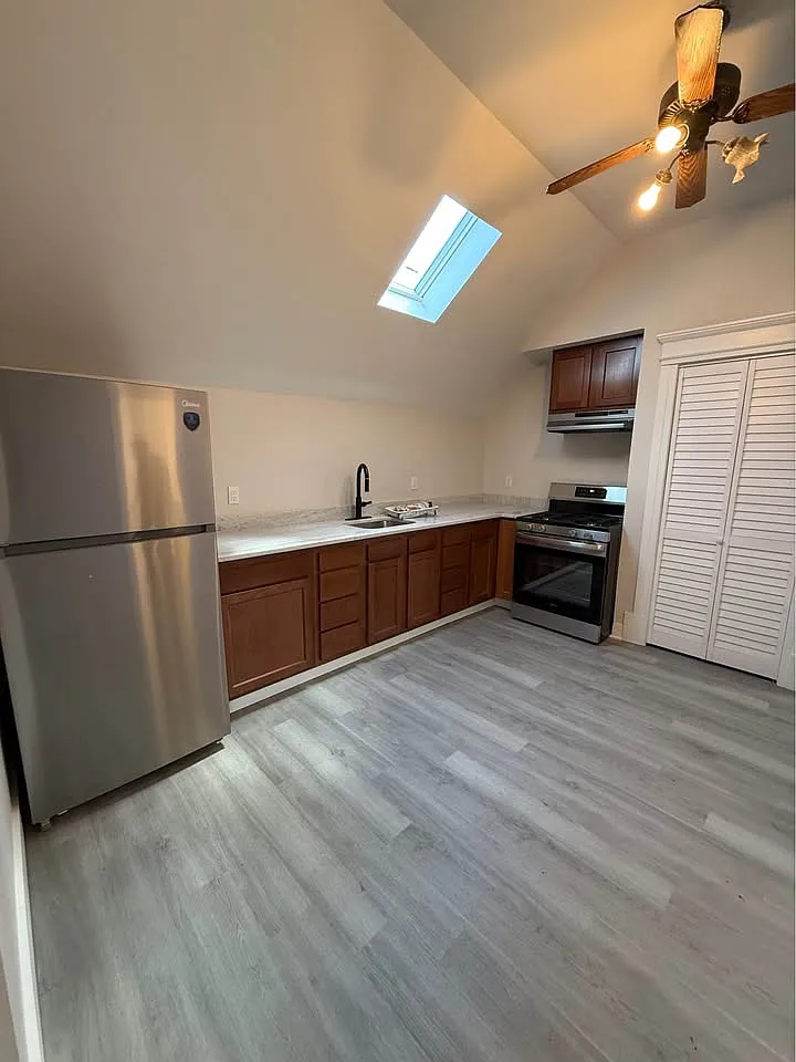 3 bed, $2,250 — Photo 1
