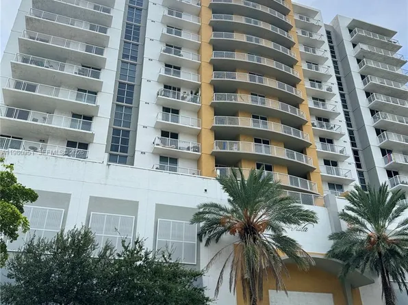 900 SW 8th St APT 604, Miami, FL 33130