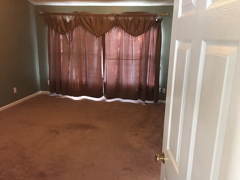 6075 Pattingham Dr — Photo 13