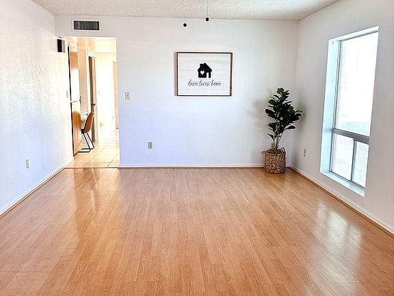 4th image of 202 W Maya Dr