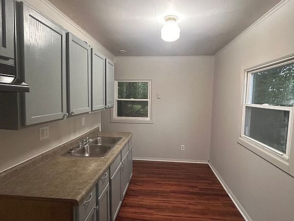 3rd image of 3519 Euclid Ave